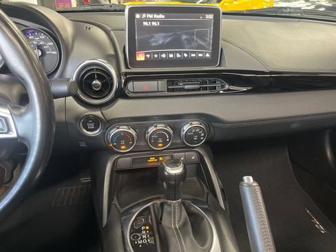 Used 2017 FIAT 124 Spider Lusso RWD image 46