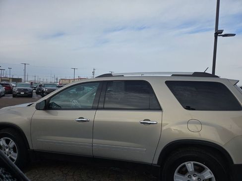 Used 2011 GMC Acadia SLE image 8