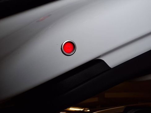 Used 2019 Tesla Model X 75D image 18