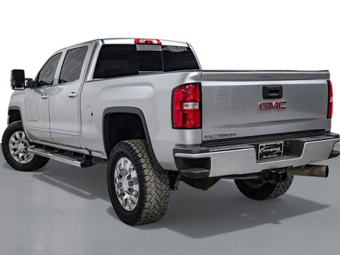 Used 2017 GMC Sierra 2500 Denali w/ Duramax Plus Package image 8