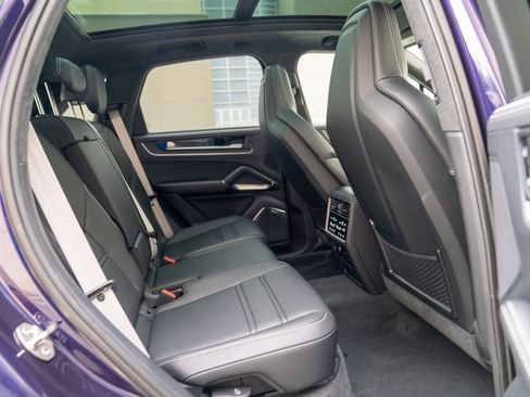 New 2025 Porsche Cayenne GTS image 25