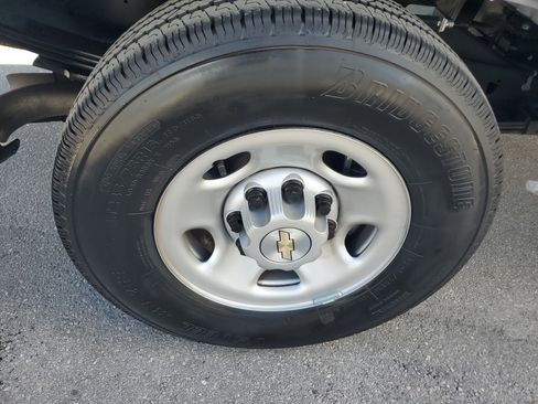 Used 2025 Chevrolet Express 2500 Work Van w/ Driver Convenience Package image 28