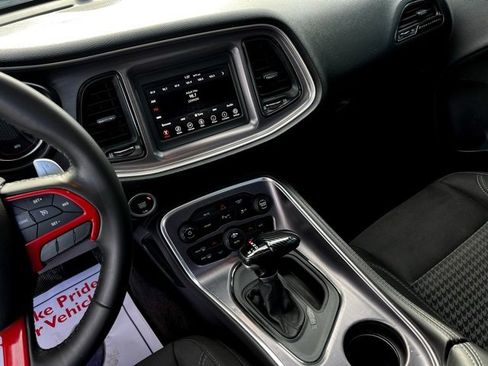 Used 2018 Dodge Challenger SXT image 30
