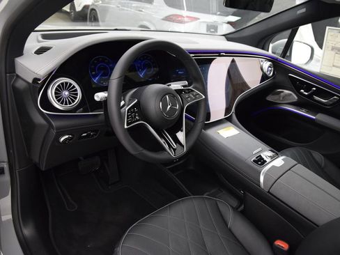 New 2026 Mercedes-Benz EQS 550 4MATIC SUV image 21