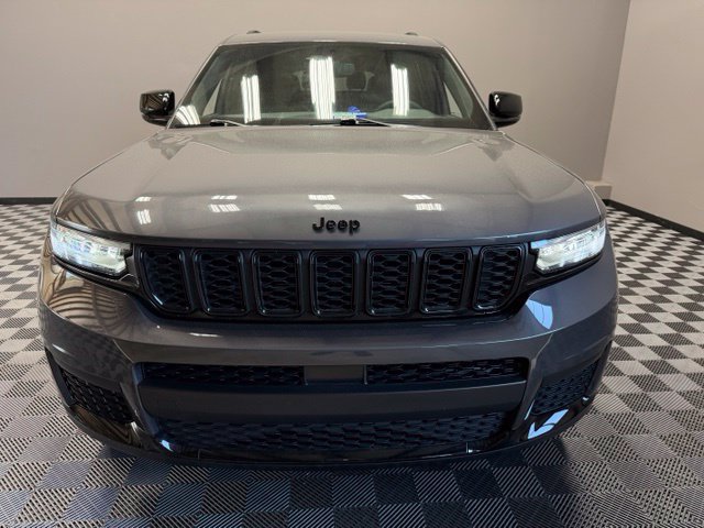 Used 2023 Jeep Grand Cherokee L Laredo AWD/4WD image 4