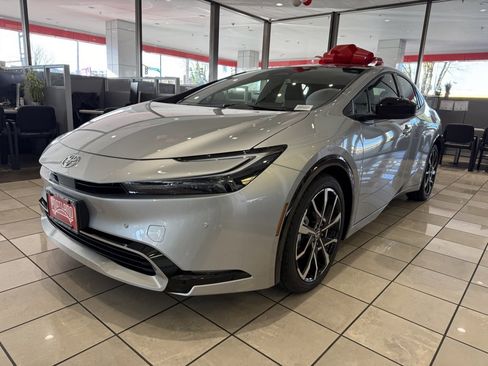 New 2026 Toyota Prius Plug-In Hybrid image 4