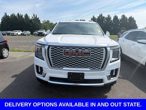 Used 2022 GMC Yukon XL Denali AWD/4WD image 2