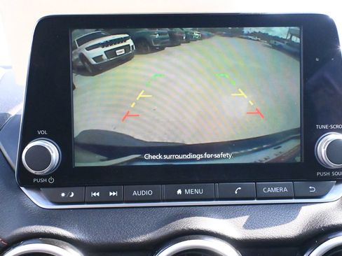 Used 2025 Nissan Sentra SR FWD image 17