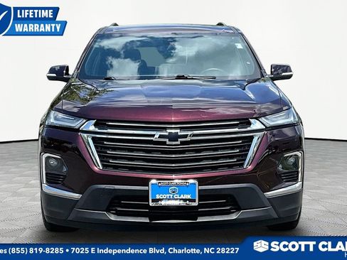 Used 2023 Chevrolet Traverse LT AWD/4WD image 2