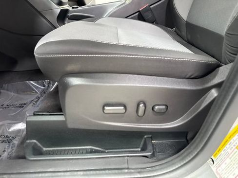 Used 2017 Ford C-MAX SE FWD image 4