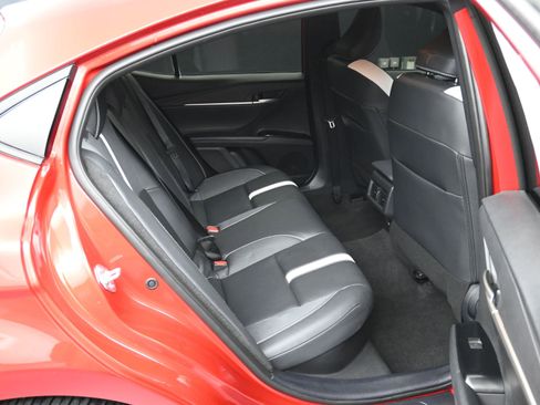 Used 2025 Toyota Camry SE image 10