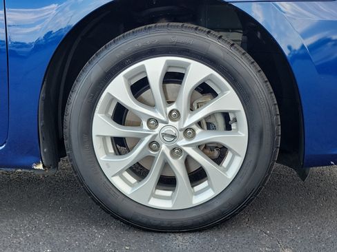 Certified 2018 Nissan Sentra SV FWD image 5