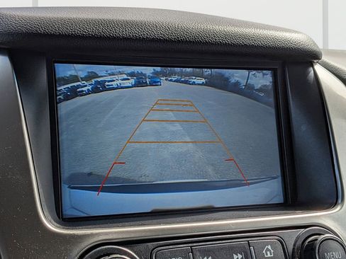 Used 2017 Chevrolet Suburban Premier image 22