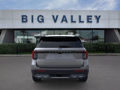 New 2026 Ford Explorer Active w/ Active Comfort Package image 5