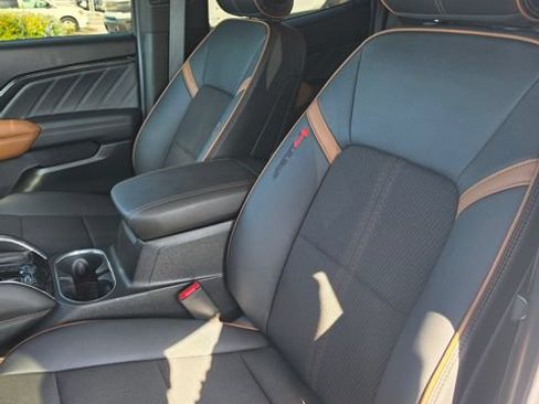 Used 2025 GMC Canyon AT4 AWD/4WD image 19