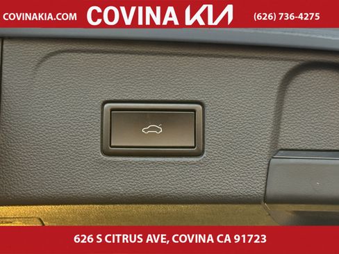 Used 2019 Volkswagen Atlas SE w/ Towing Package image 12