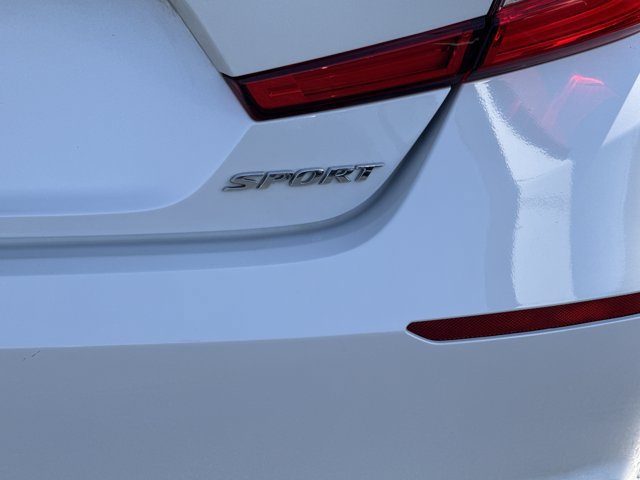 Used 2022 Honda Accord Sport image 9