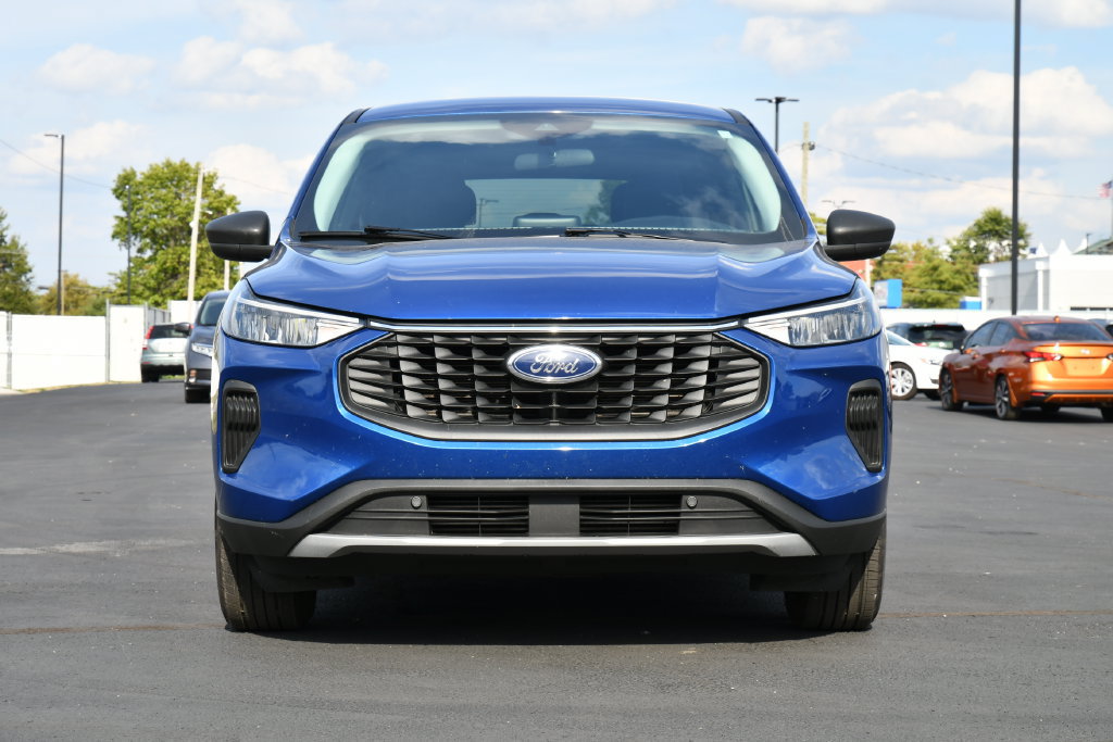 Used 2023 Ford Escape Active AWD/4WD image 2