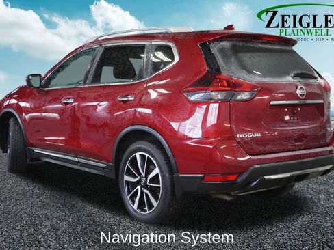 Used 2018 Nissan Rogue SL image 2