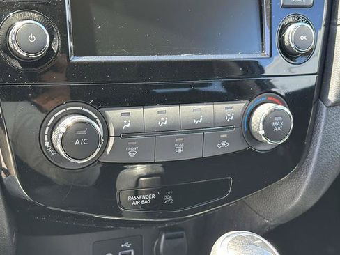 Used 2018 Nissan Rogue S w/ S Value Package AWD/4WD image 42