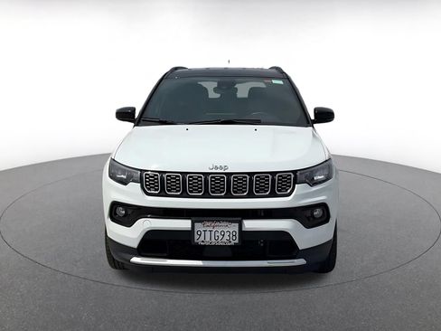 Used 2025 Jeep Compass Limited AWD/4WD image 4