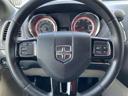Used 2019 Dodge Grand Caravan SXT image 16
