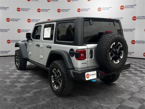 Used 2024 Jeep Wrangler Unlimited Rubicon 4xe image 3