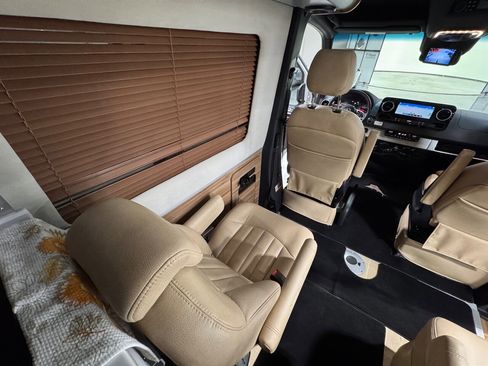 Used 2022 Mercedes-Benz Sprinter 3500 image 28