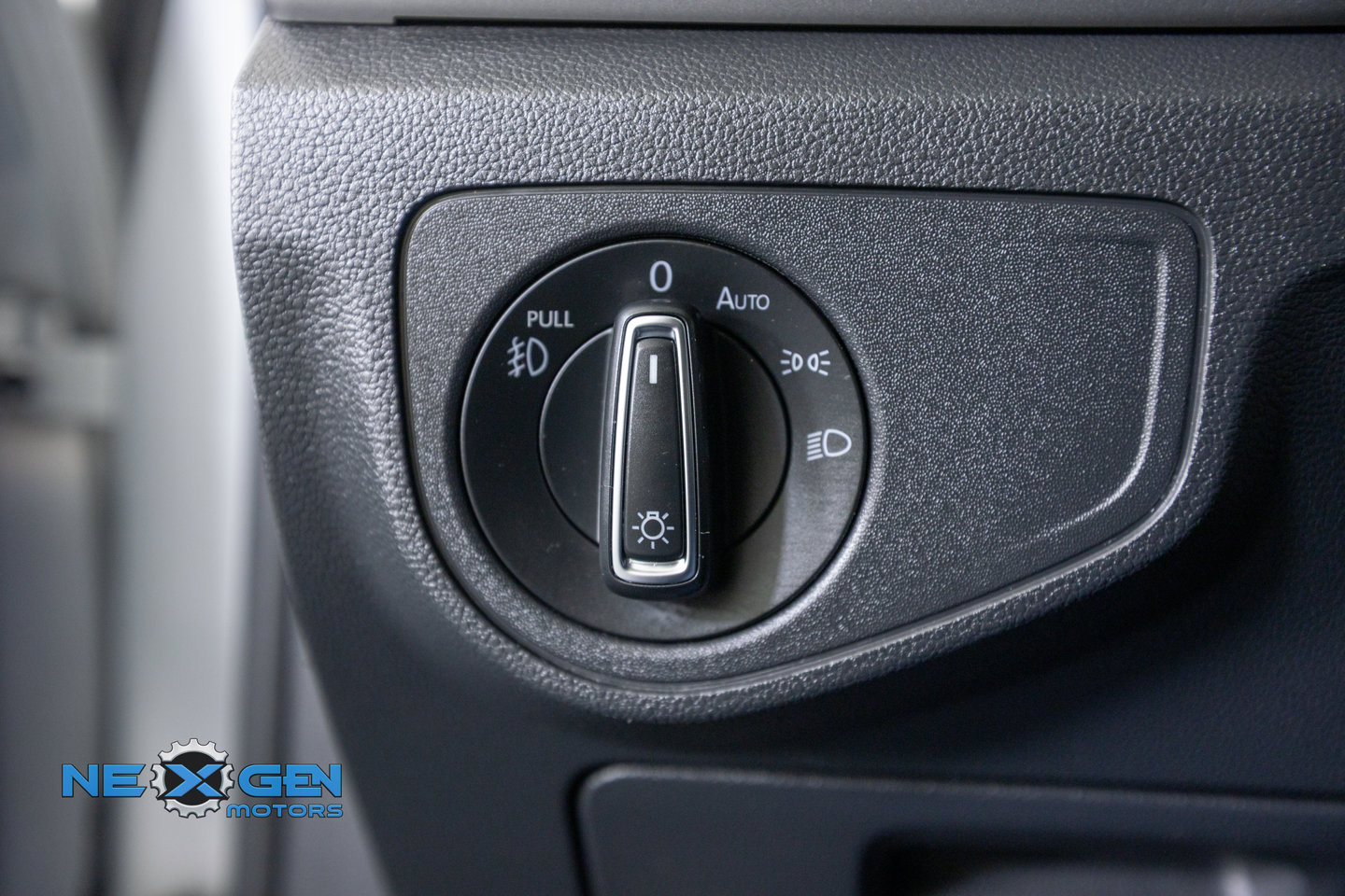 Used 2019 Volkswagen Atlas SE w/ Towing Package AWD/4WD image 14