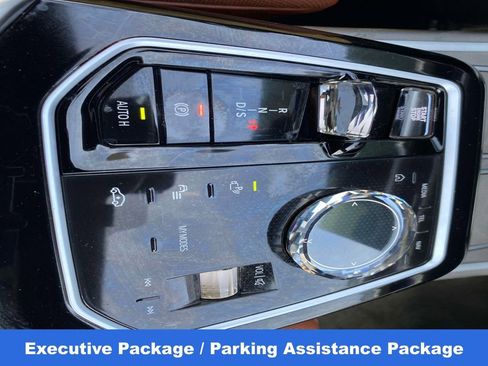 Used 2023 BMW 760i xDrive AWD/4WD image 30