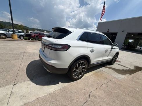 Used 2020 Lincoln Nautilus Reserve w/ Equipment Group 201A FWD image 17