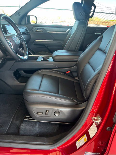 Used 2026 GMC Acadia Elevation w/ Elevation Premium Package FWD image 13