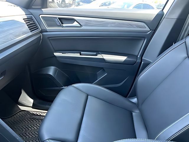Used 2020 Volkswagen Atlas Cross Sport SE w/ Towing Package AWD/4WD image 37