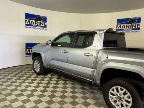 Used 2024 Toyota Tacoma SR5 AWD/4WD image 8
