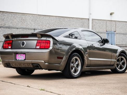 Used 2005 Ford Mustang GT Premium RWD image 50