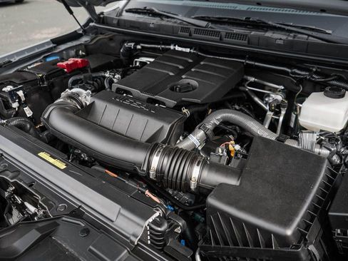 New 2026 Nissan Frontier SV w/ SV Convenience Package AWD/4WD image 7