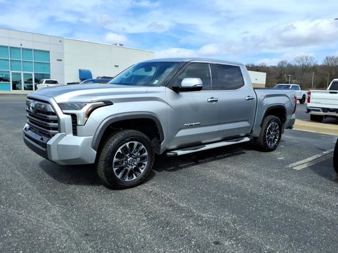 Used 2022 Toyota Tundra Limited w/ Power Package image 3