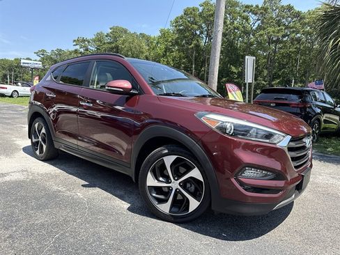 Used 2016 Hyundai Tucson Limited w/ Option Group 03 FWD image 3