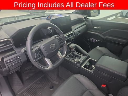 Used 2025 Toyota 4Runner Limited AWD/4WD image 4