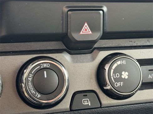 Used 2020 Toyota Tacoma TRD Off-Road image 5