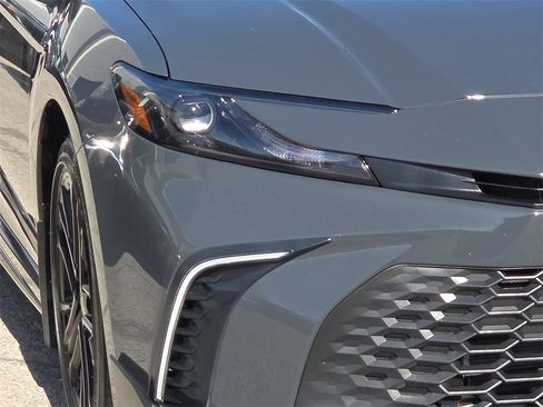 Certified 2025 Toyota Camry SE image 9