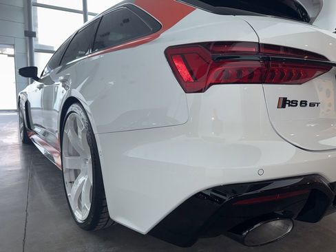 Used 2025 Audi RS 6 performance image 33