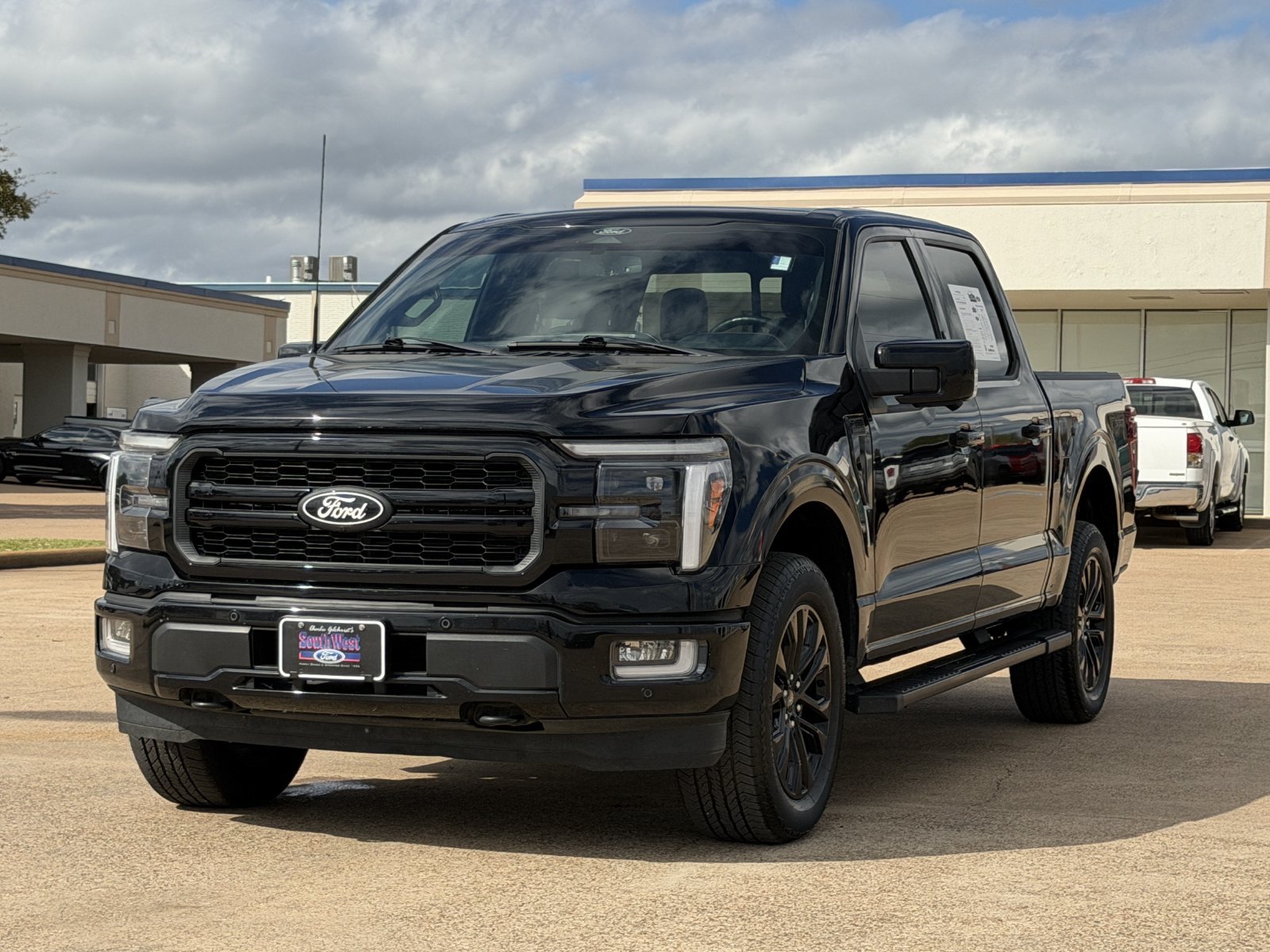 Used 2024 Ford F150 Lariat w/ Bed Utility Package AWD/4WD image 8