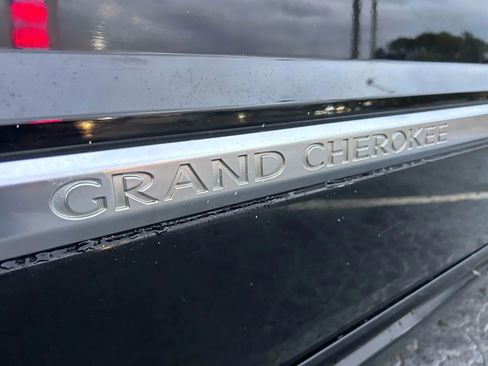 Used 2006 Jeep Grand Cherokee Overland w/ Skid Plate Group image 31