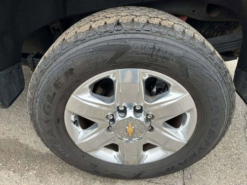 Used 2022 Chevrolet Silverado 2500 LTZ w/ LTZ Convenience Package image 17