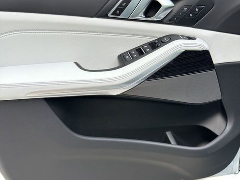 New 2026 BMW X5 xDrive40i AWD/4WD image 13