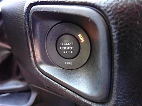 Used 2024 Jeep Wrangler Unlimited AWD/4WD image 19