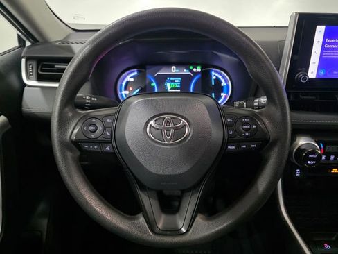 Used 2025 Toyota RAV4 XLE image 16