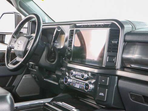 Used 2023 Ford F250 Lariat w/ Lariat Ultimate Package AWD/4WD image 29