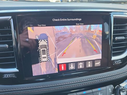 New 2026 Chrysler Pacifica Pinnacle w/ Trailer Tow Group image 23